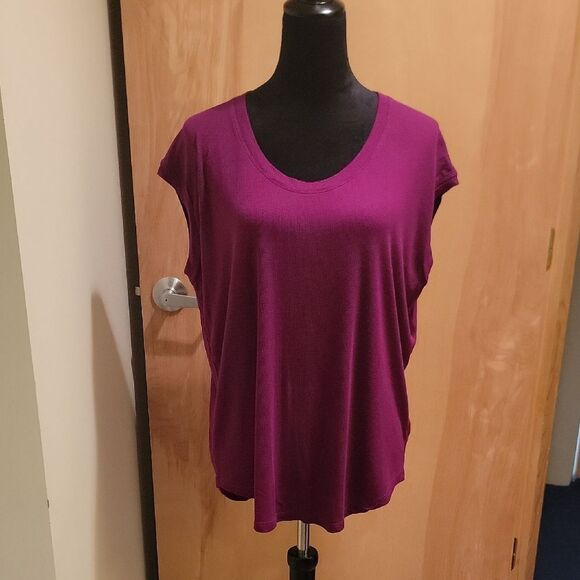 Athleta Magenta Short Sleeve Tee Sz Med - Picture 1 of 10